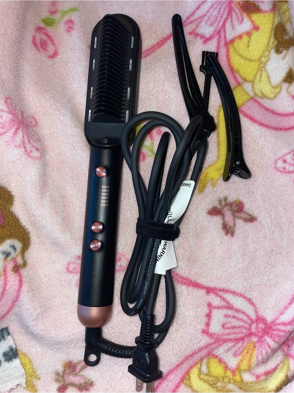Wavytalk Black and Rose Gold Heated straightener Brush - Sleek Styling Tool